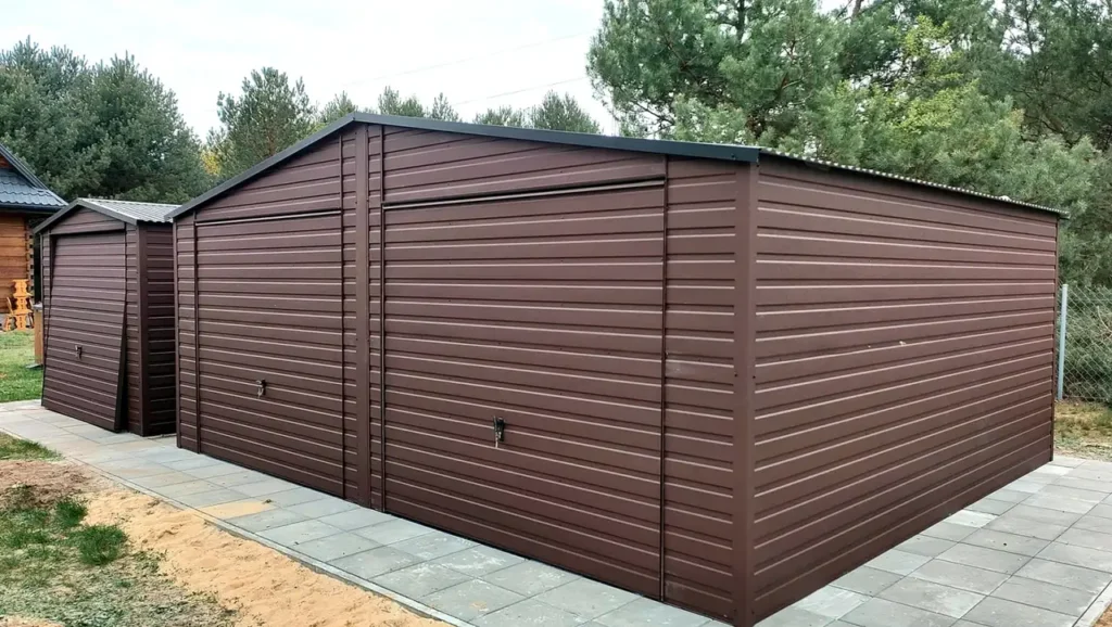 Garaż 7×6 — brąz RAL 8017
